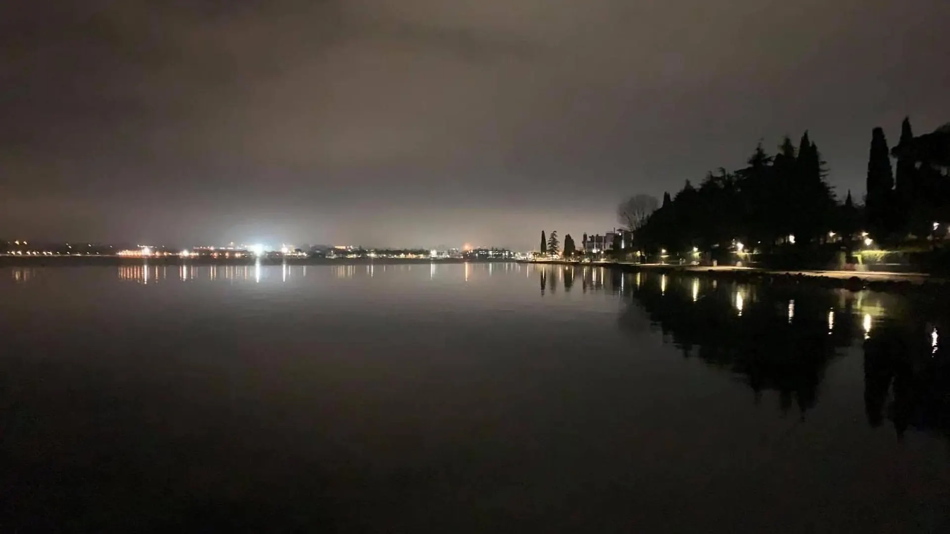 Lake Garda Lovers Luxury Peschiera del Garda Apartment