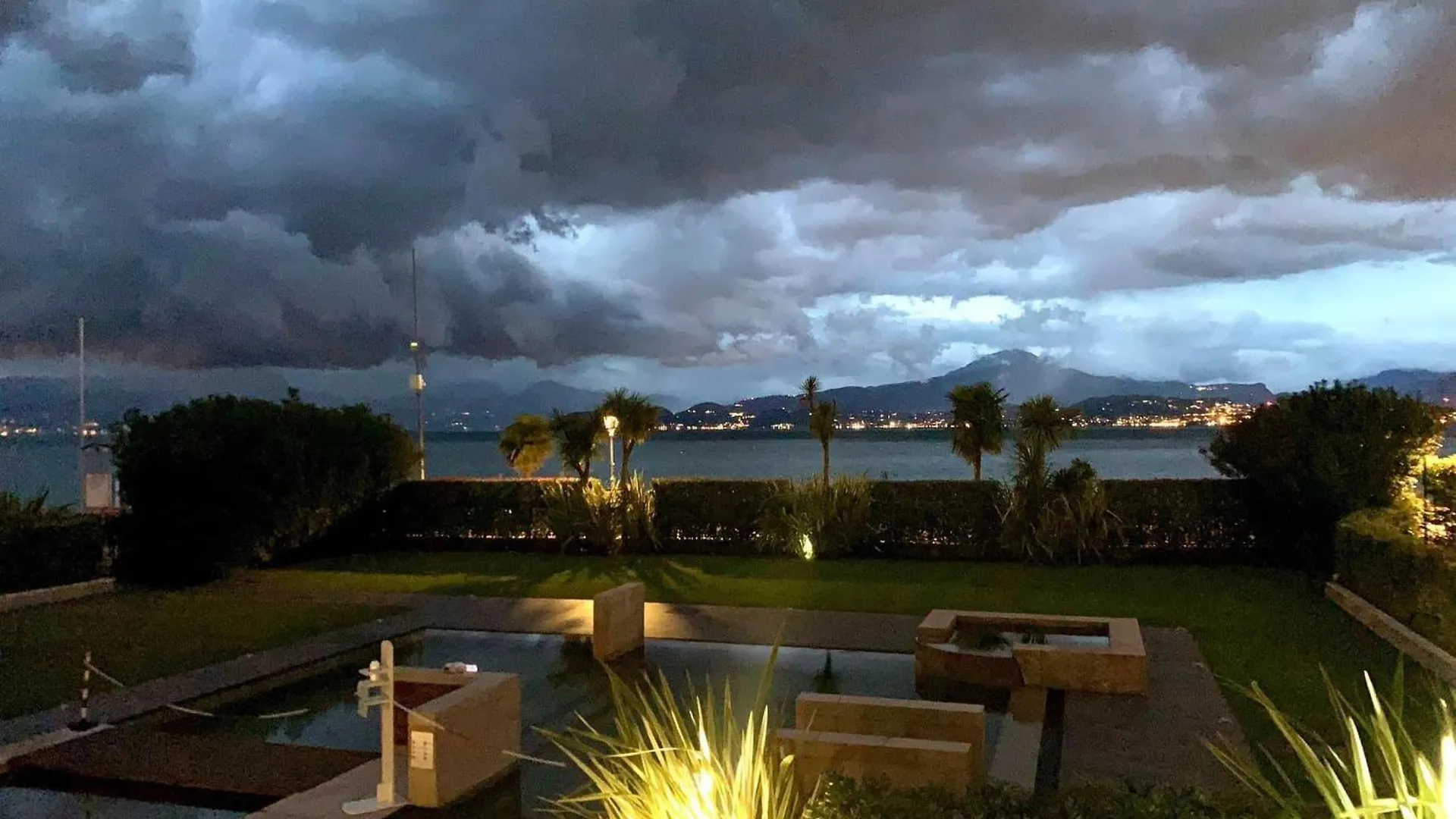 Apartment Lake Garda Lovers Luxury Peschiera del Garda Italy