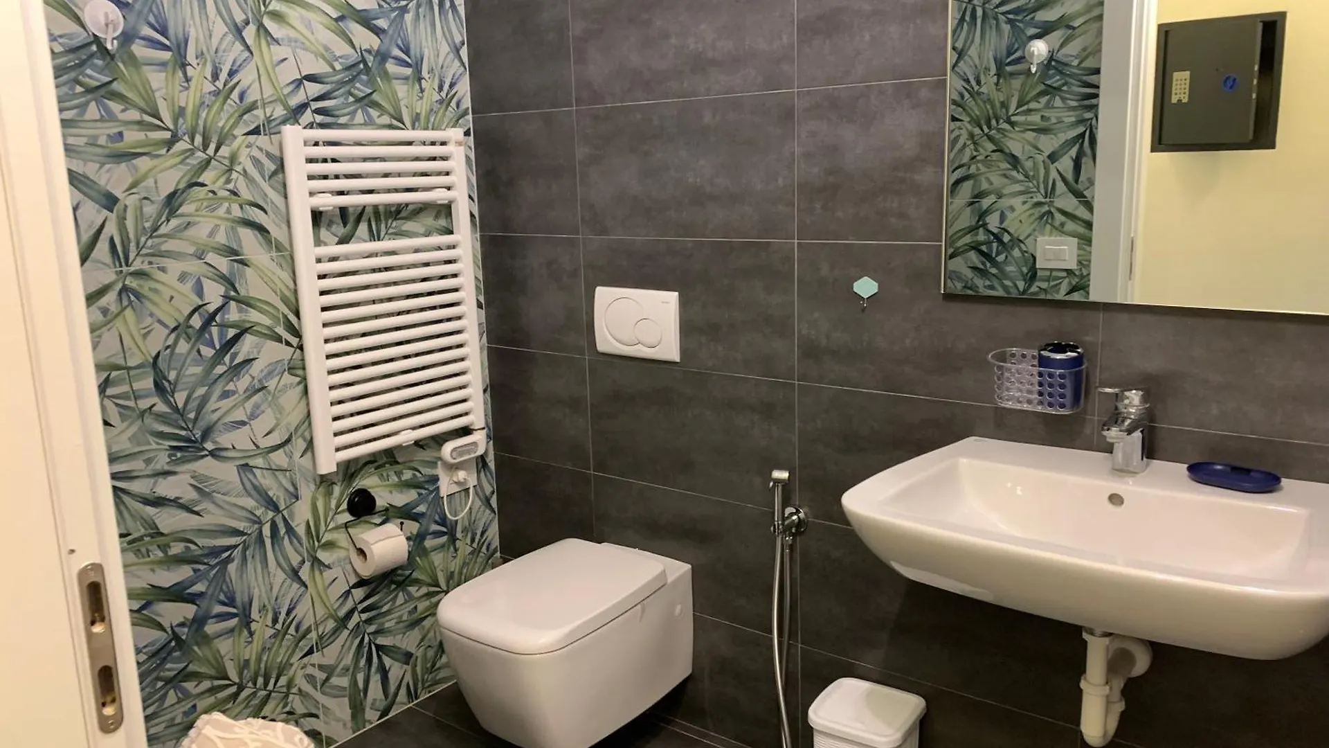 Lake Garda Lovers Luxury Peschiera del Garda Apartment